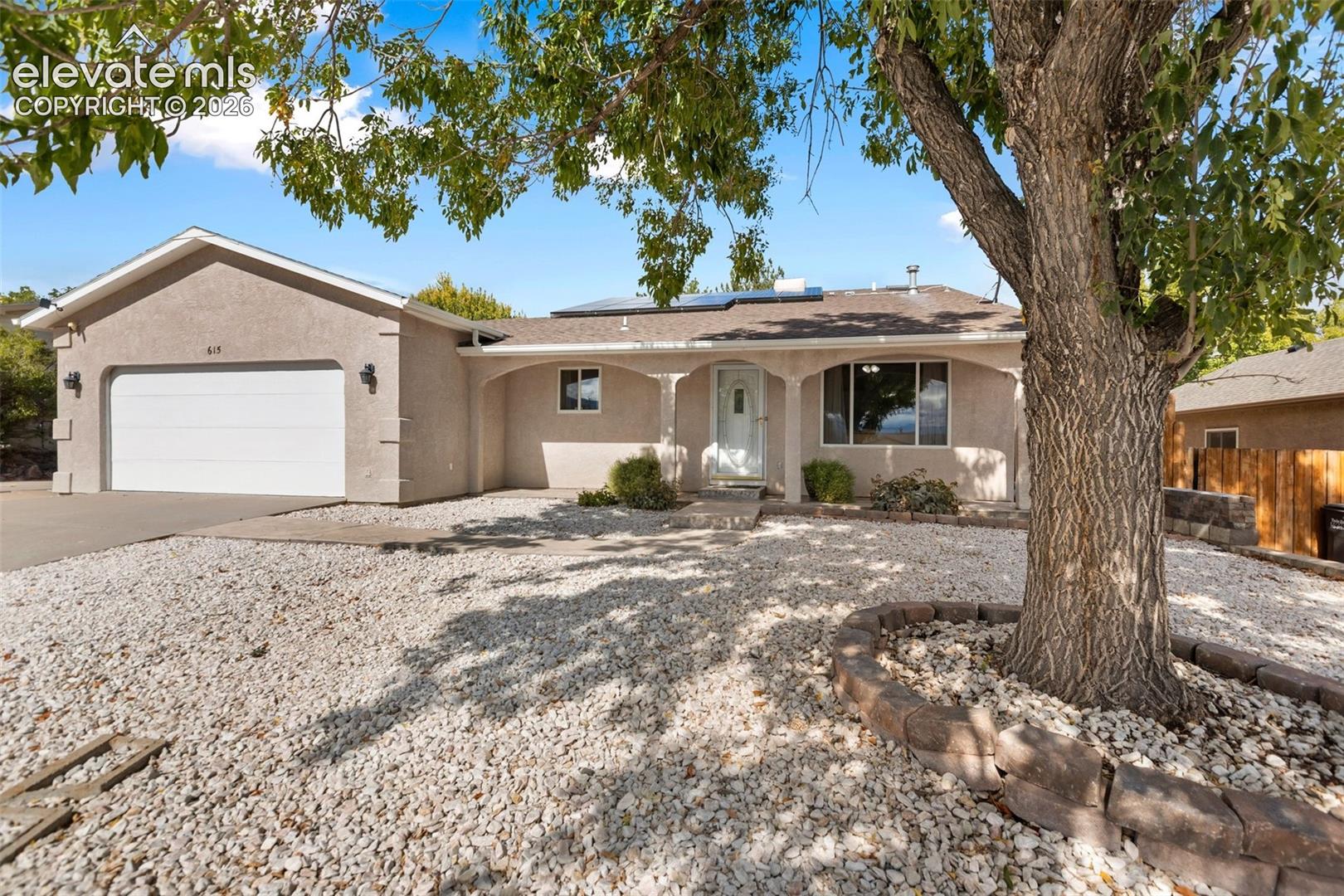Listing photo 2 for 615 Twinflower Drive