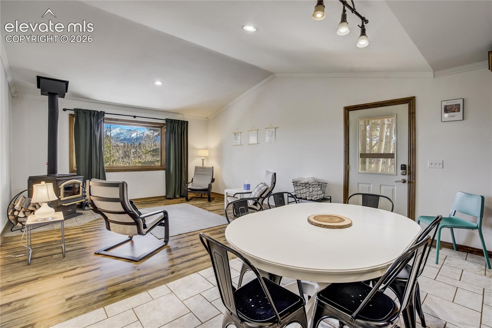 Listing photo 5 for 10665 S Highway 67