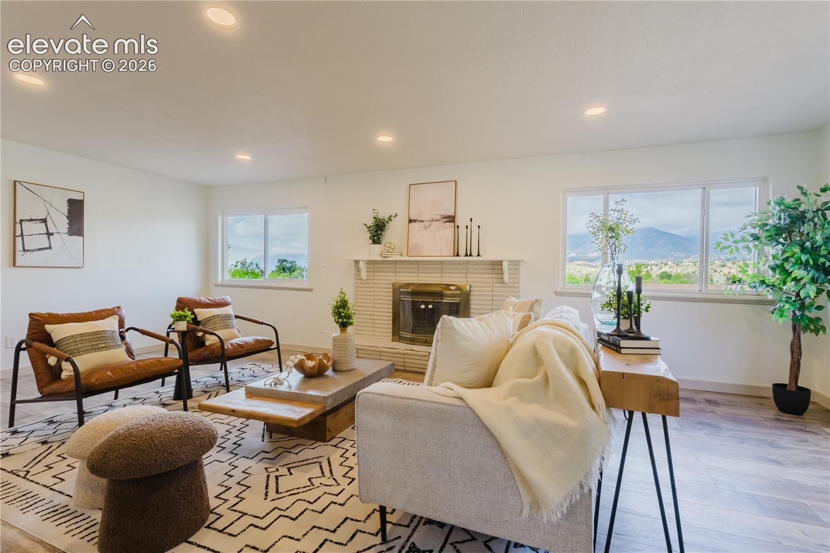 2927 Garden Hill Drive, photo 4