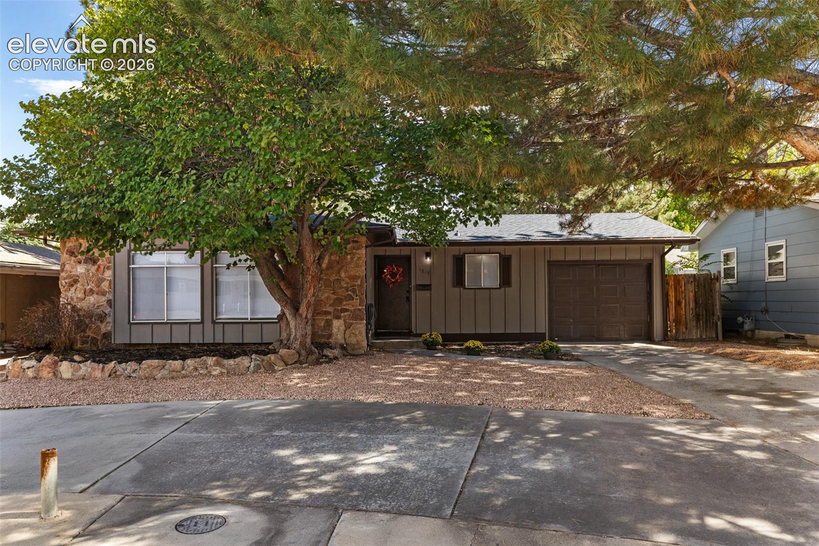 Listing photo 31 for 1818 Maplewood Drive