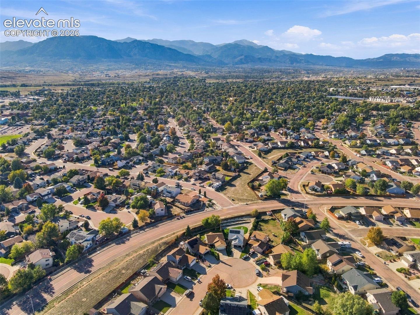 Listing photo 4 for 1040 Red Brooke Drive