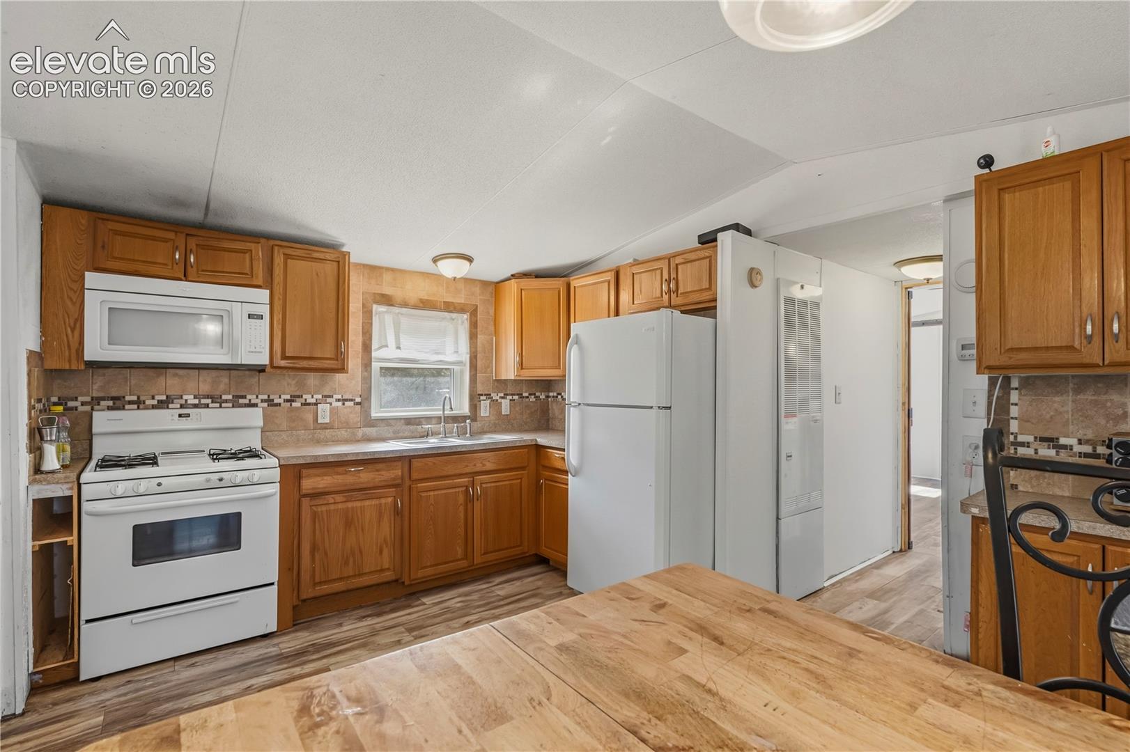 Listing photo 11 for 114 Mojave Way