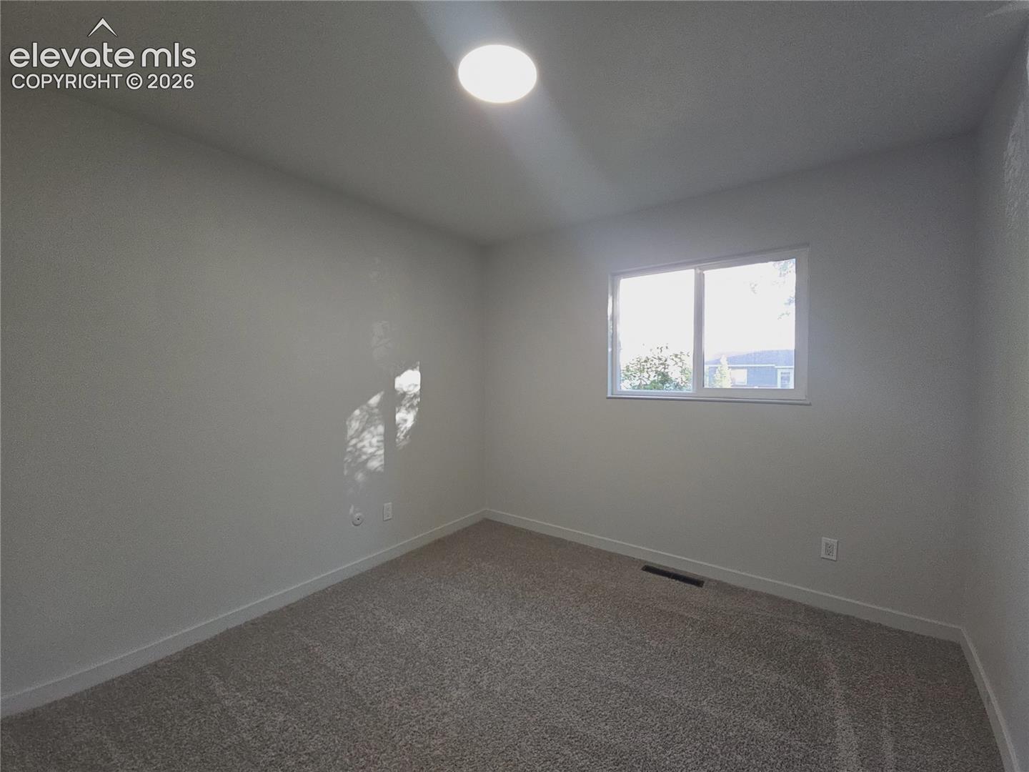Listing photo 11 for 1136 Cambridge Avenue