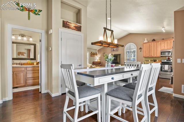 Listing photo 12 for 600 Spruce Street