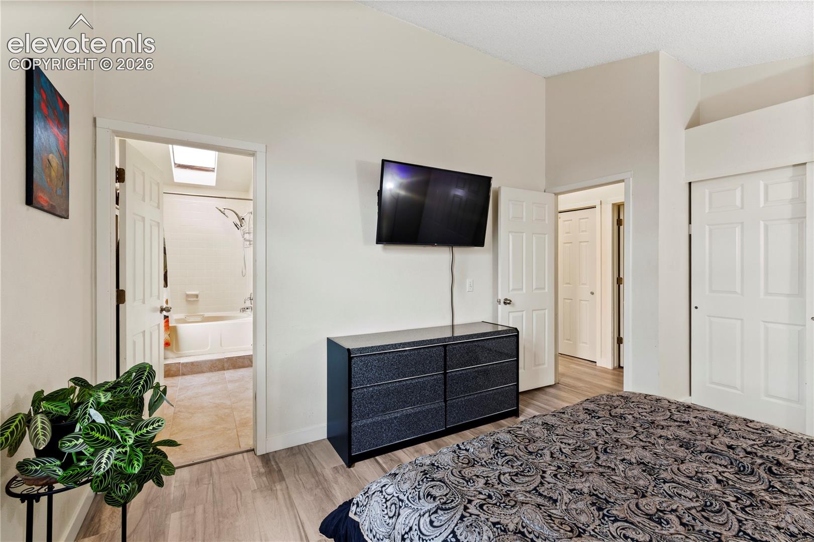 Listing photo 9 for 4315 Archwood Drive