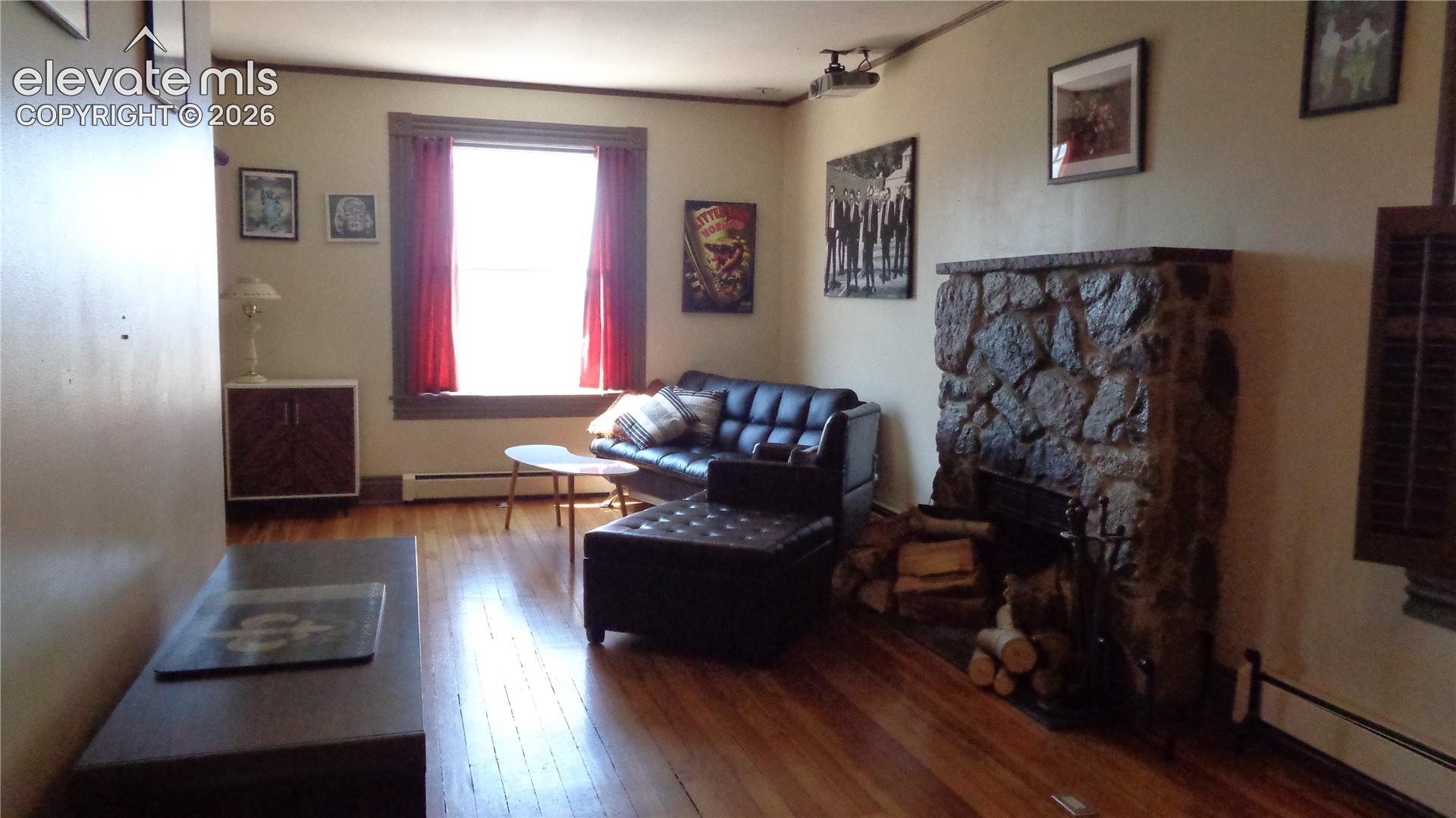 Listing photo 4 for 313 E Golden Avenue