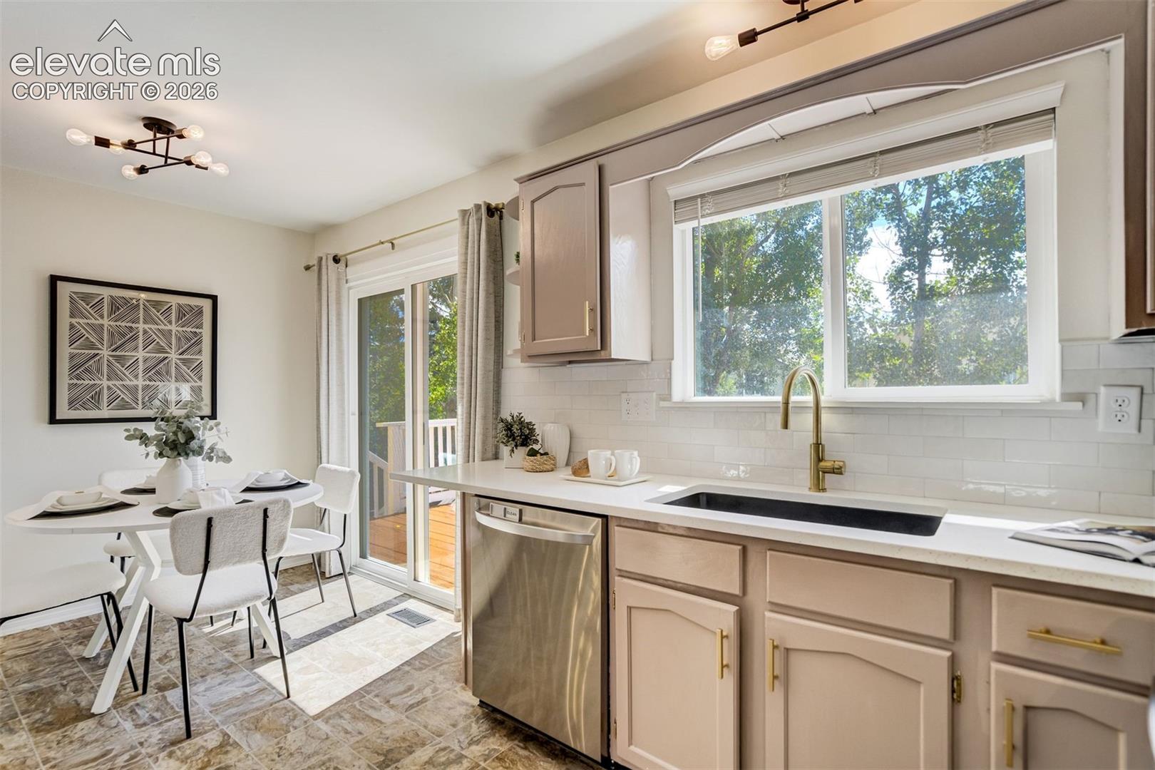 8295 Candon Drive, photo 14