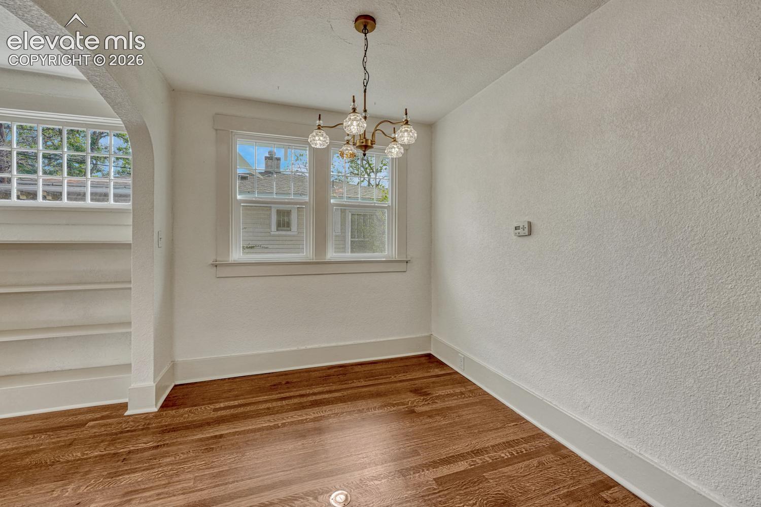 Listing photo 16 for 209 E Washington Street