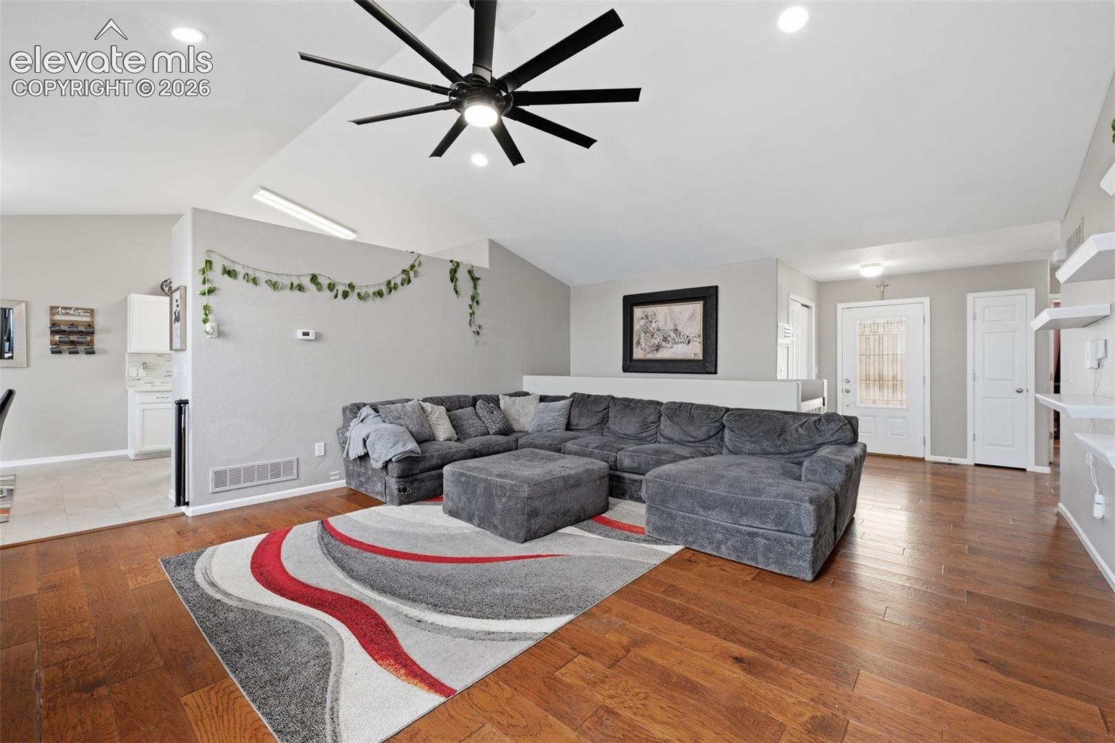 Listing photo 5 for 8929 Celebrity Court