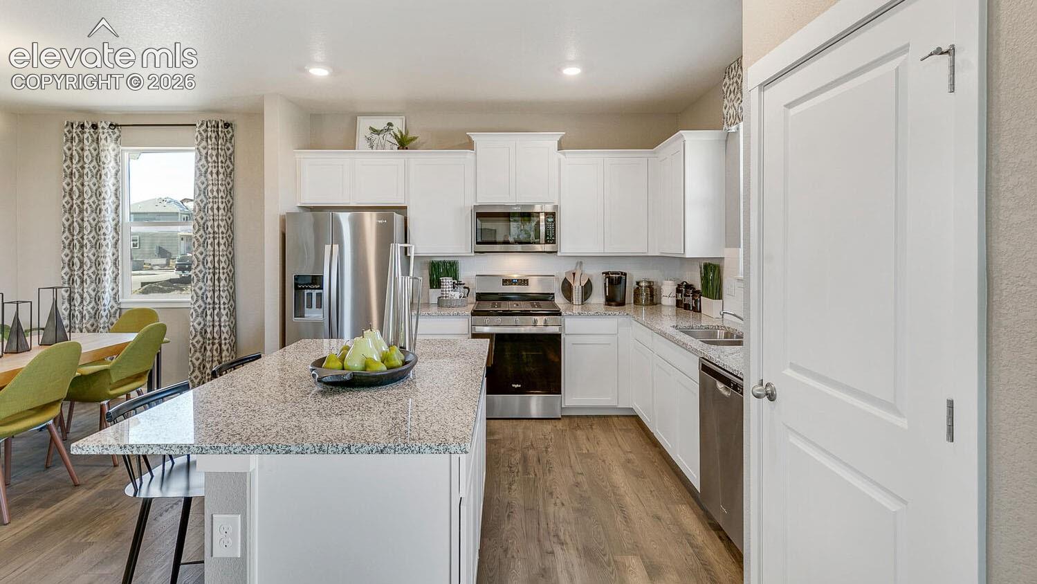 Listing photo 11 for 6636 Dragontail Terrace
