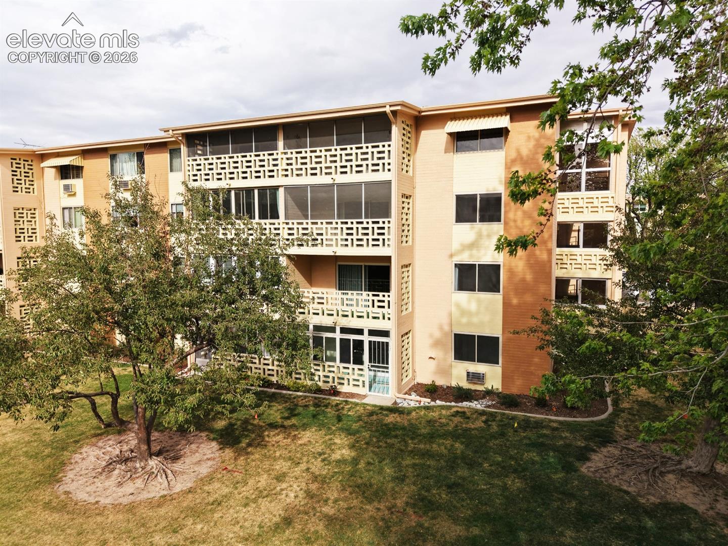 Listing photo 36 for 605 S Alton Way 12C