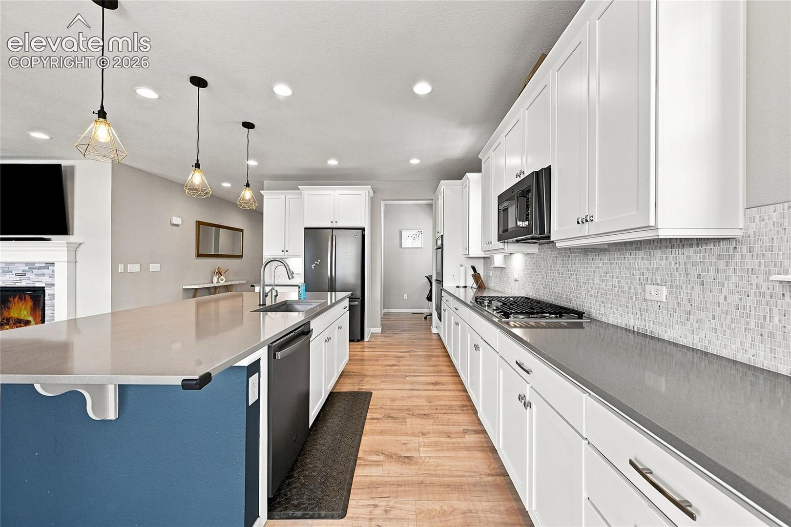 Listing photo 12 for 27645 E Geddes Place
