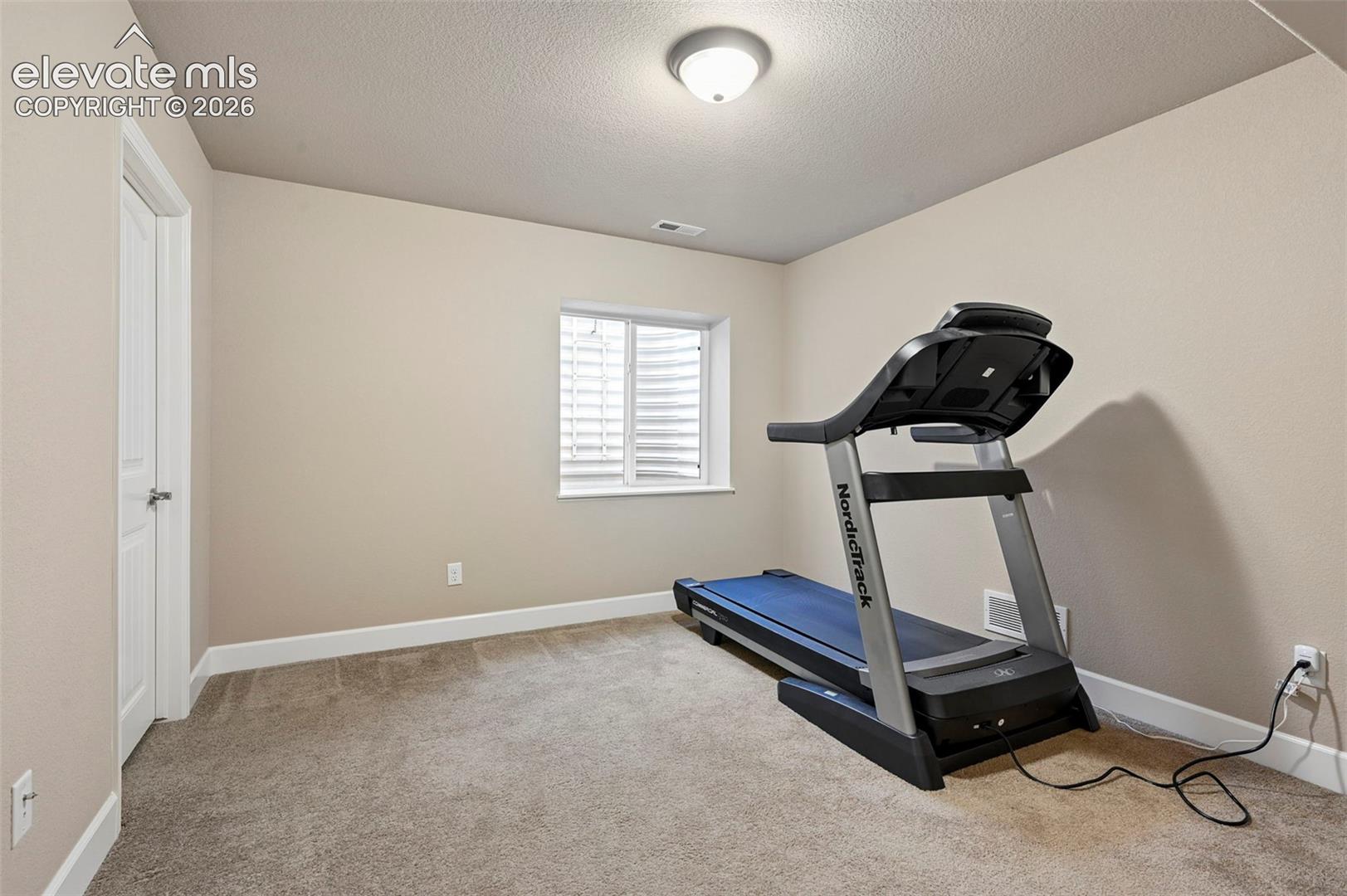 Listing photo 23 for 10484 Mile Post Loop