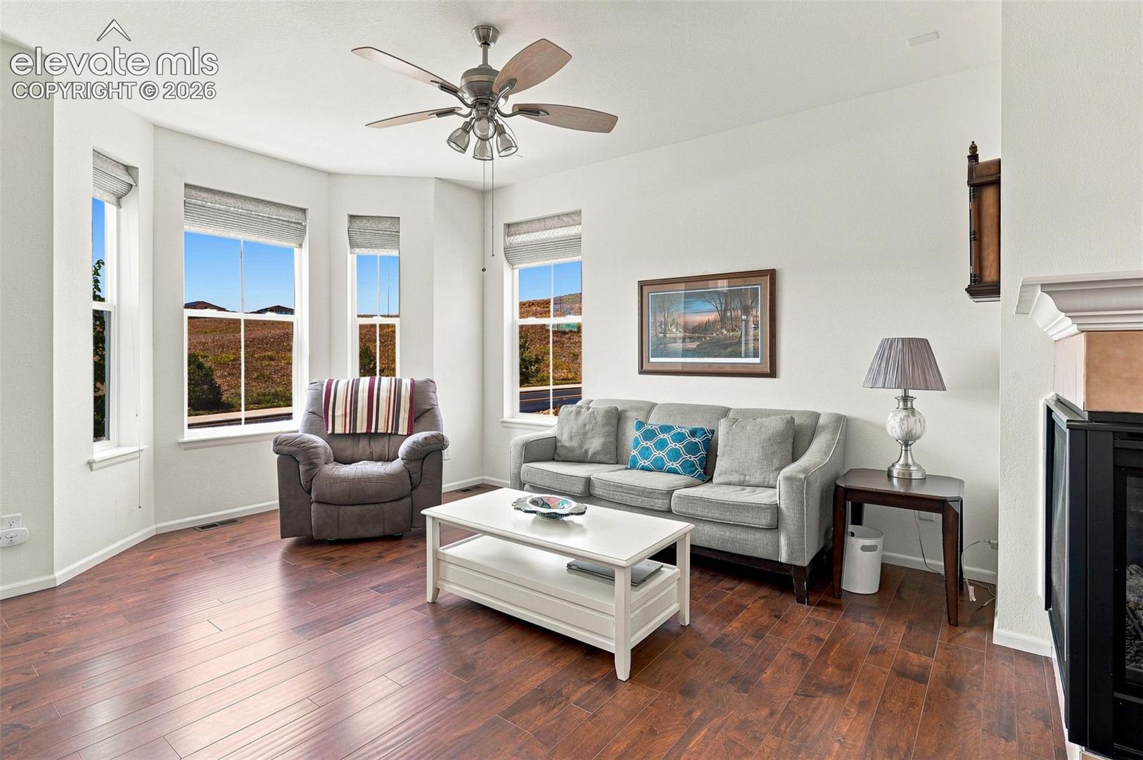 Listing photo 5 for 4298 N Meadows Drive