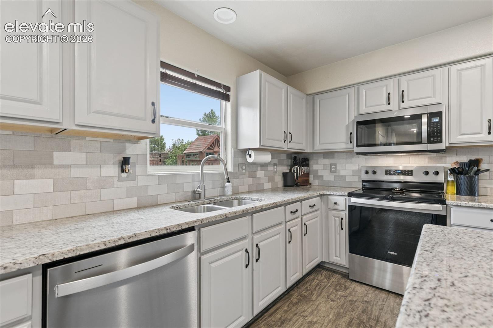 Listing photo 13 for 6914 Sierra Meadows Drive