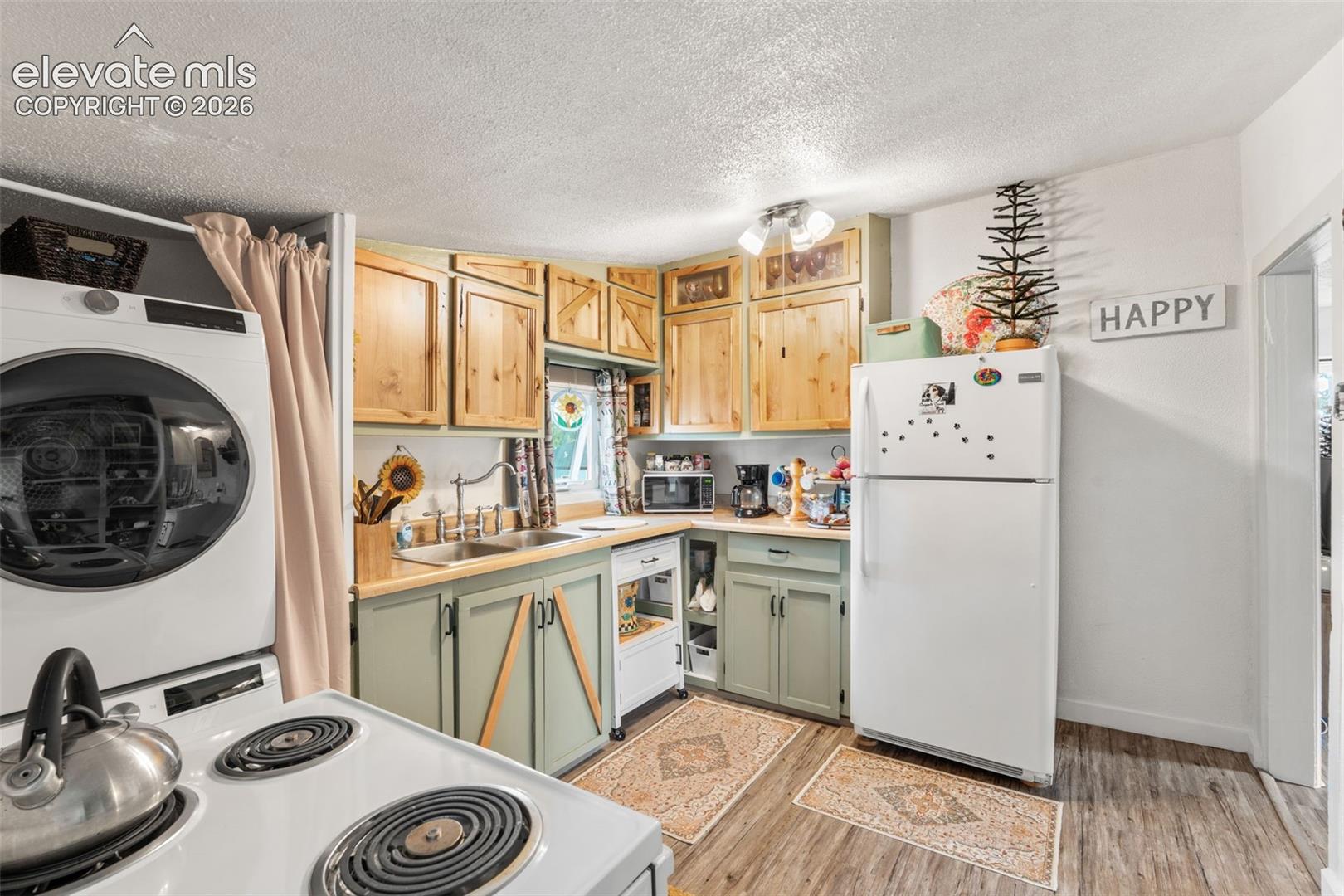 Listing photo 19 for 331 E Golden Avenue
