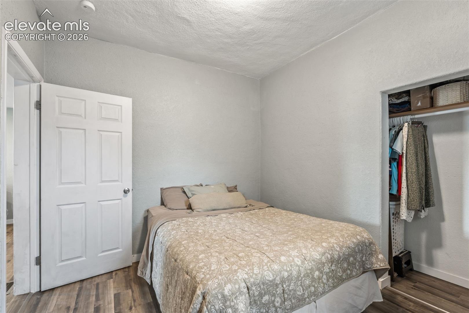 Listing photo 23 for 1726 E Evans Avenue