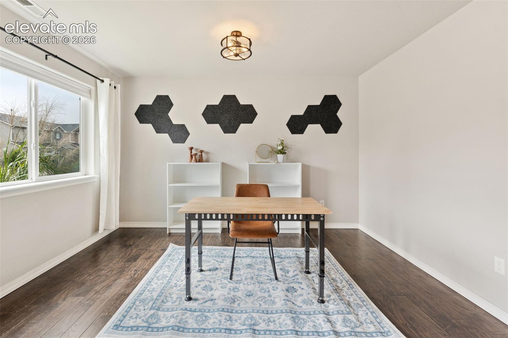 Listing photo 6 for 7478 Benecia Drive