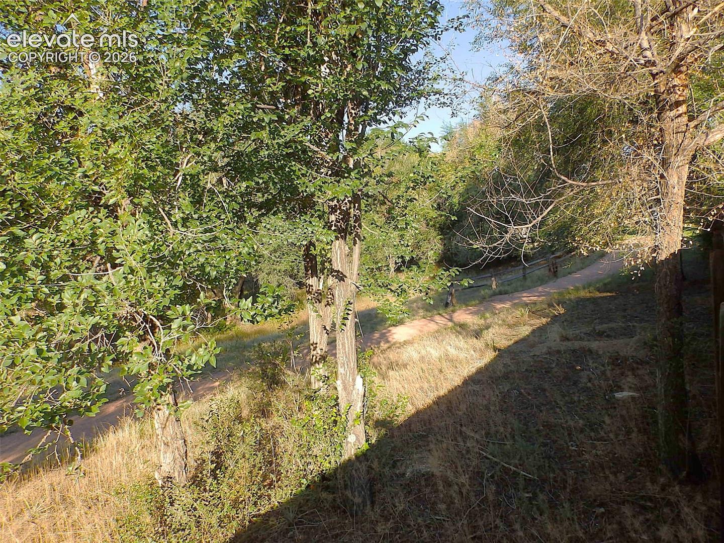 Listing photo 20 for 803 Ridgebury Place