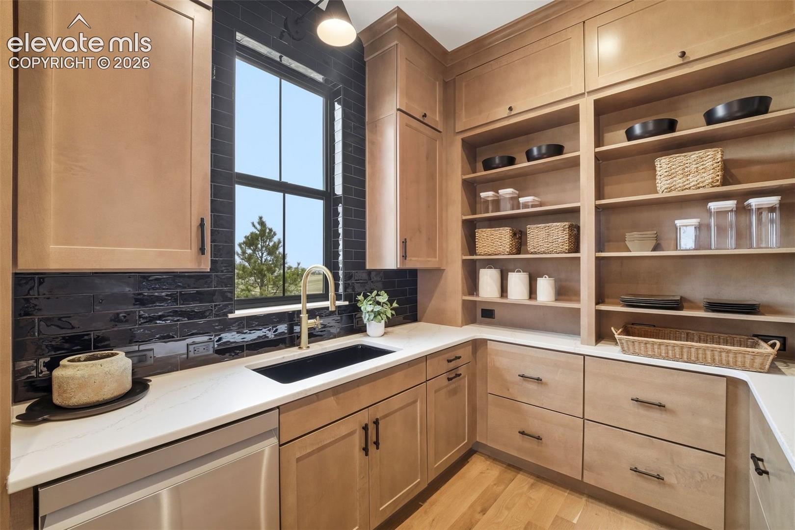Listing photo 11 for 15390 Sandbagger Drive