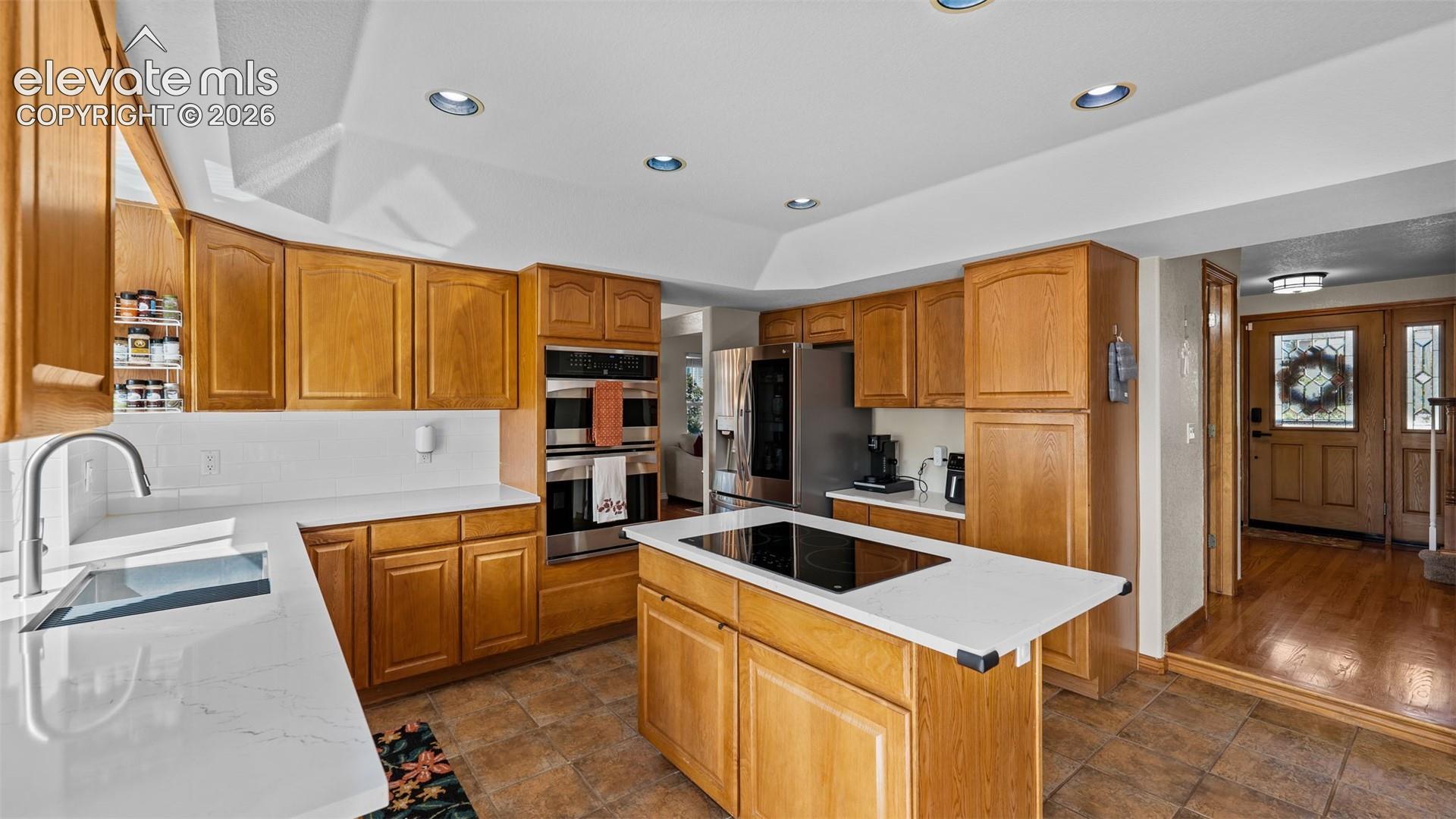 Listing photo 7 for 2405 Linenhall Court