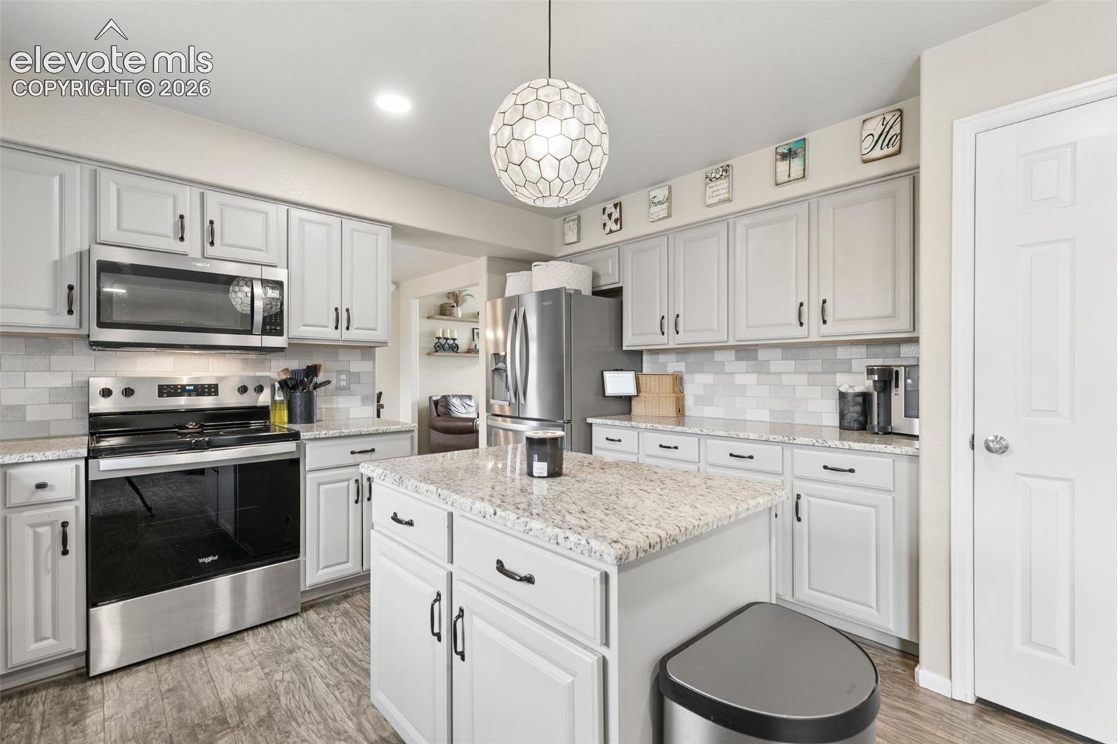 Listing photo 10 for 6914 Sierra Meadows Drive