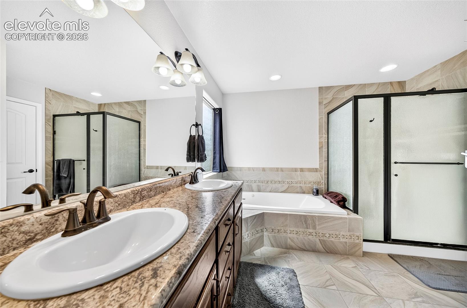 Listing photo 12 for 2311 Meadowlark Lane