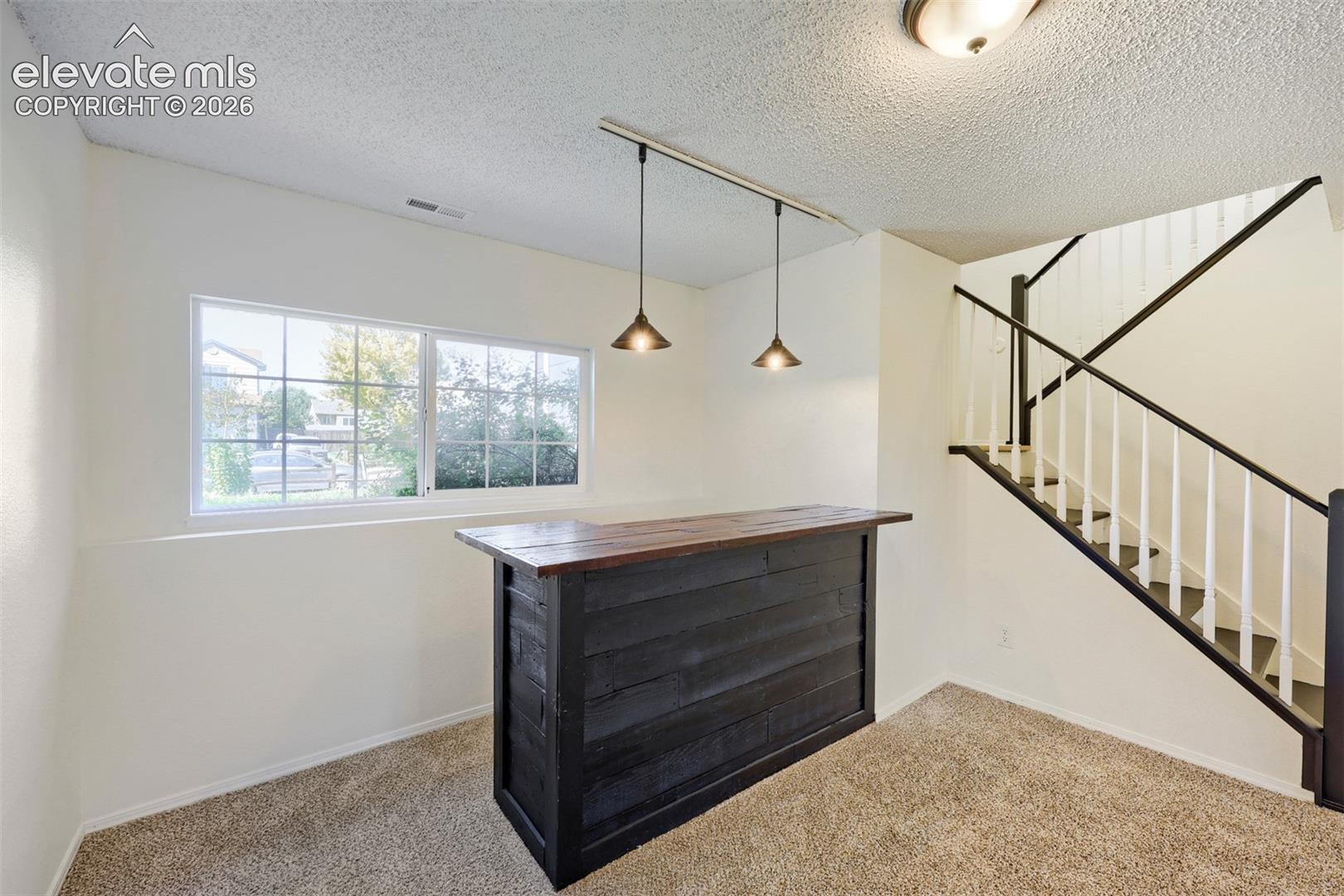 Listing photo 18 for 858 Marshall Drive