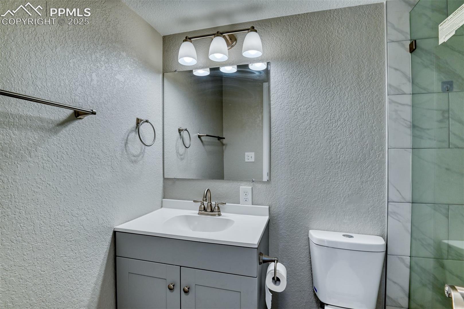 411 Lakewood Circle, photo 22