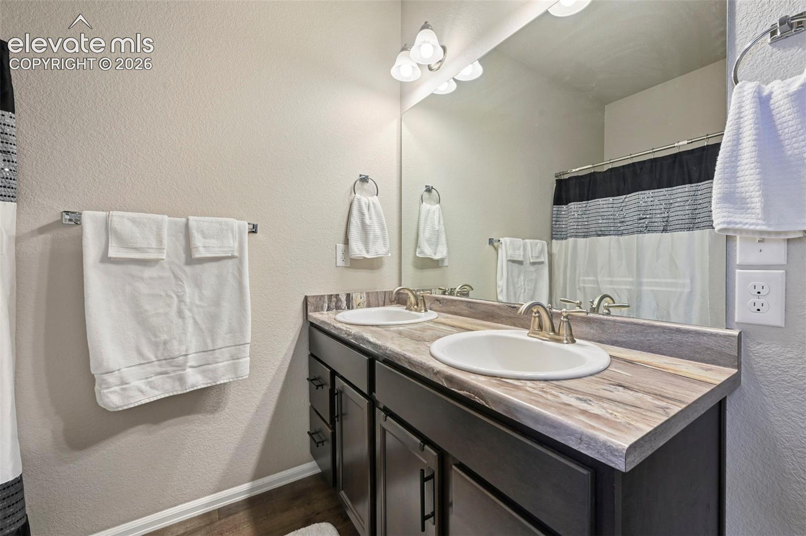 Listing photo 17 for 1114 E Laramie Avenue