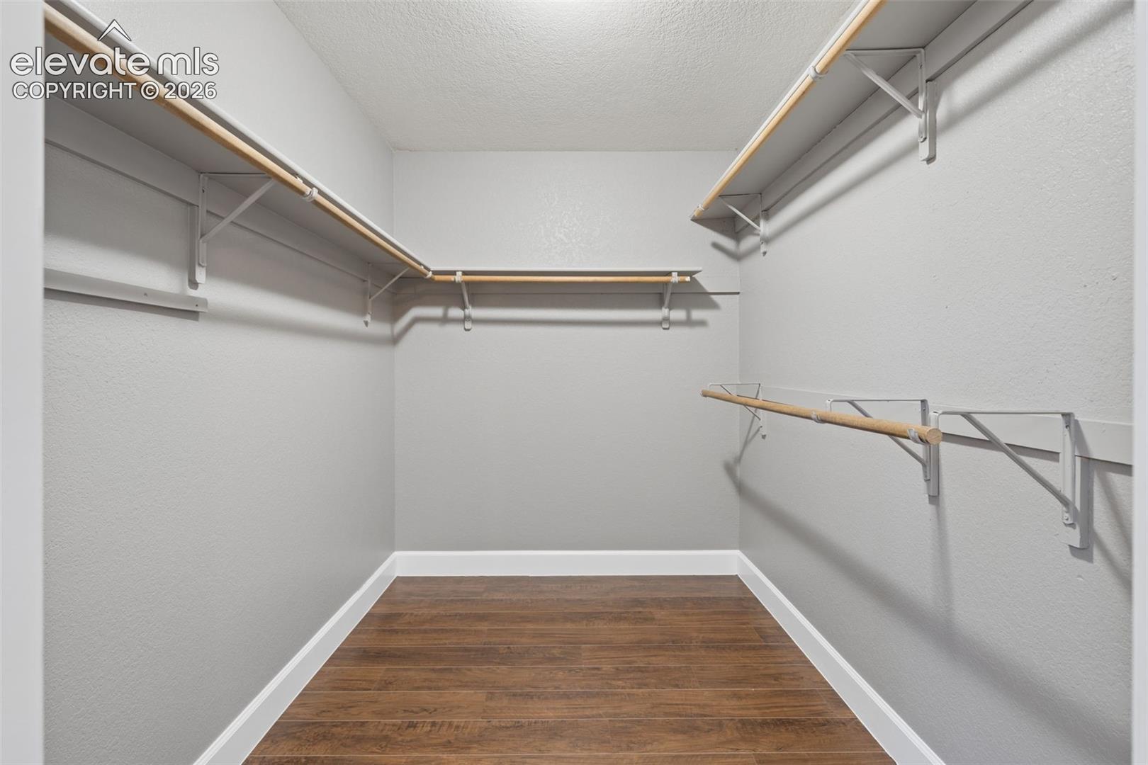 Listing photo 25 for 17950 New London Road