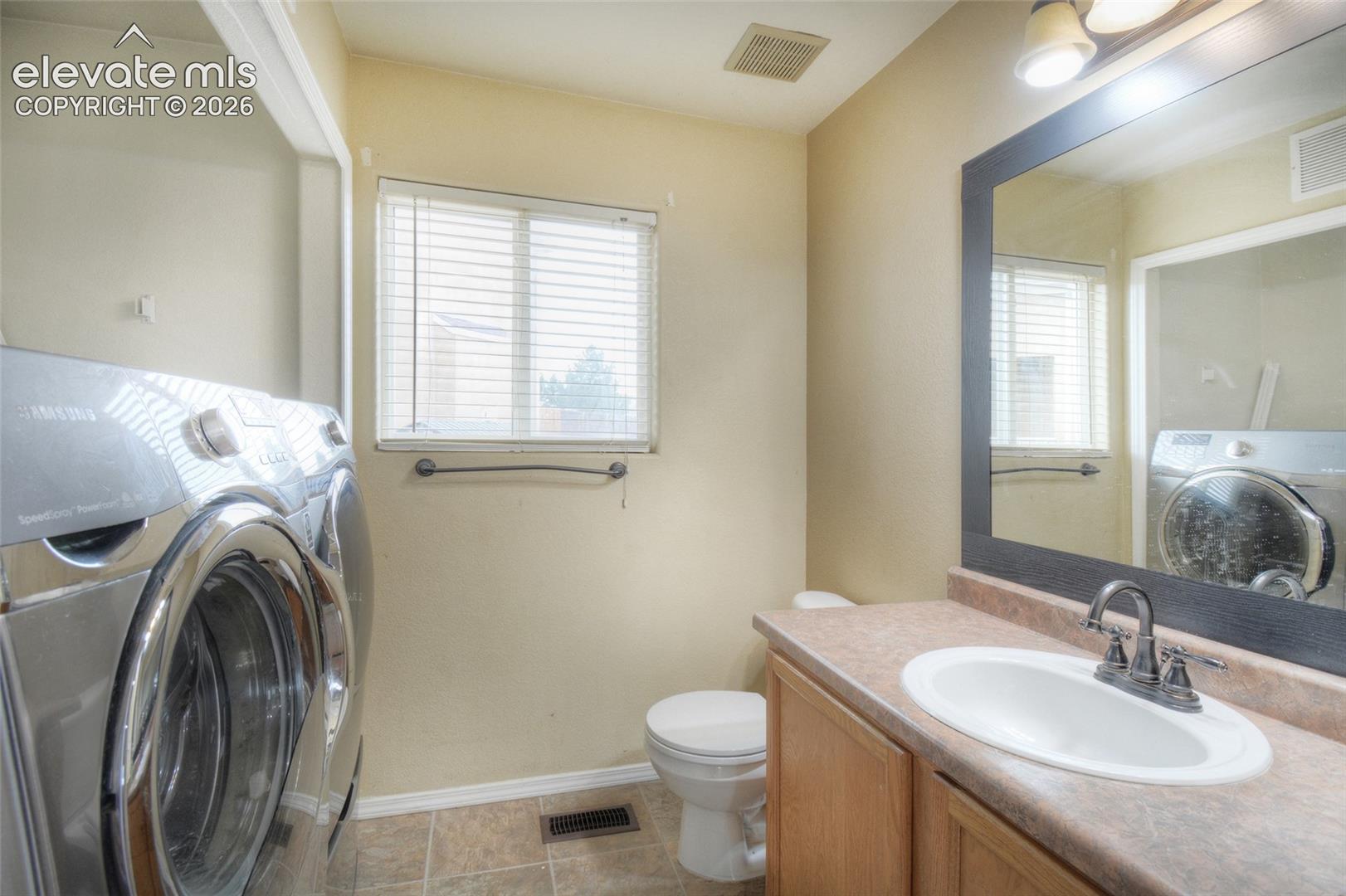 Listing photo 11 for 1042 Cailin Way