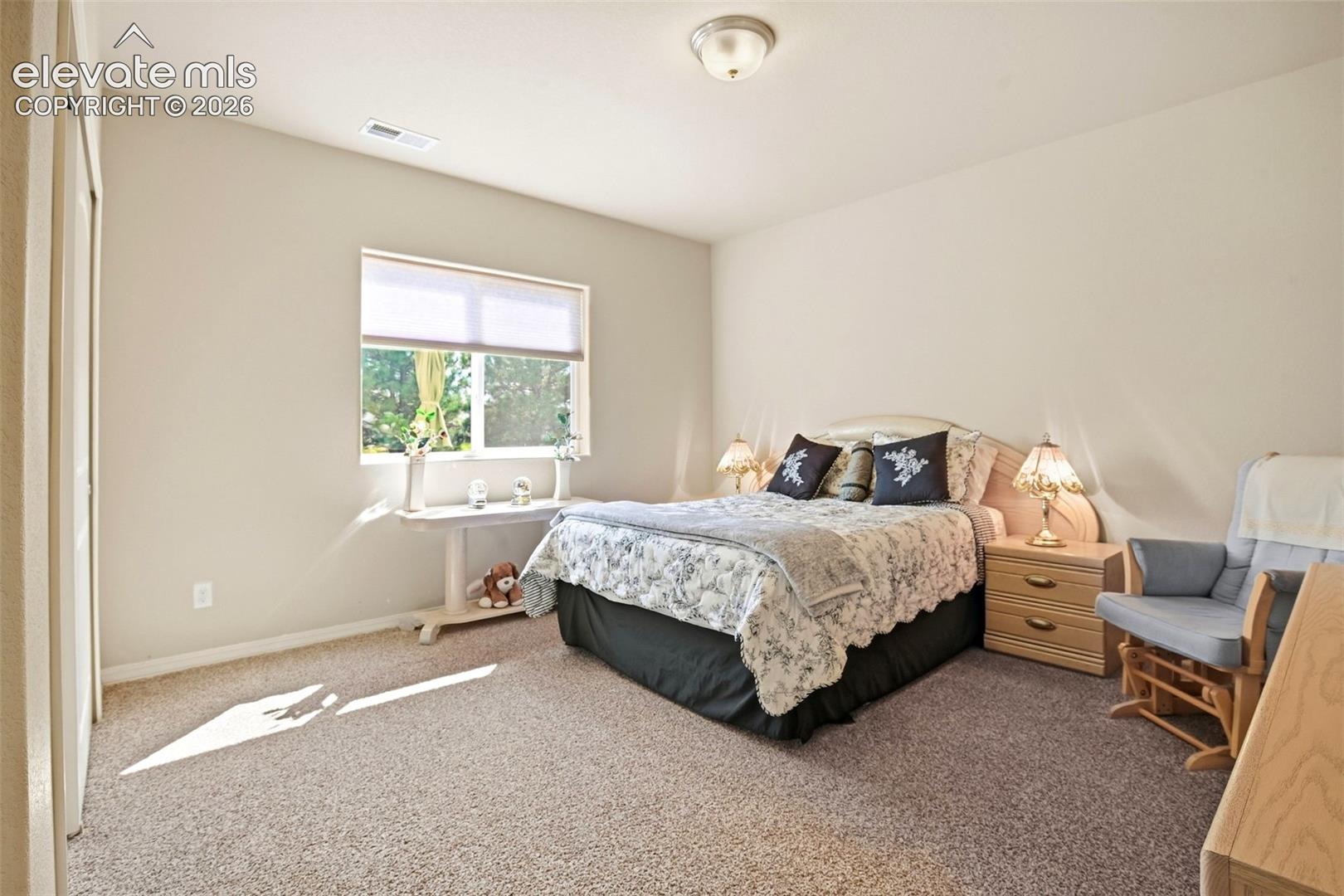 Listing photo 40 for 19524 Lindenmere Drive