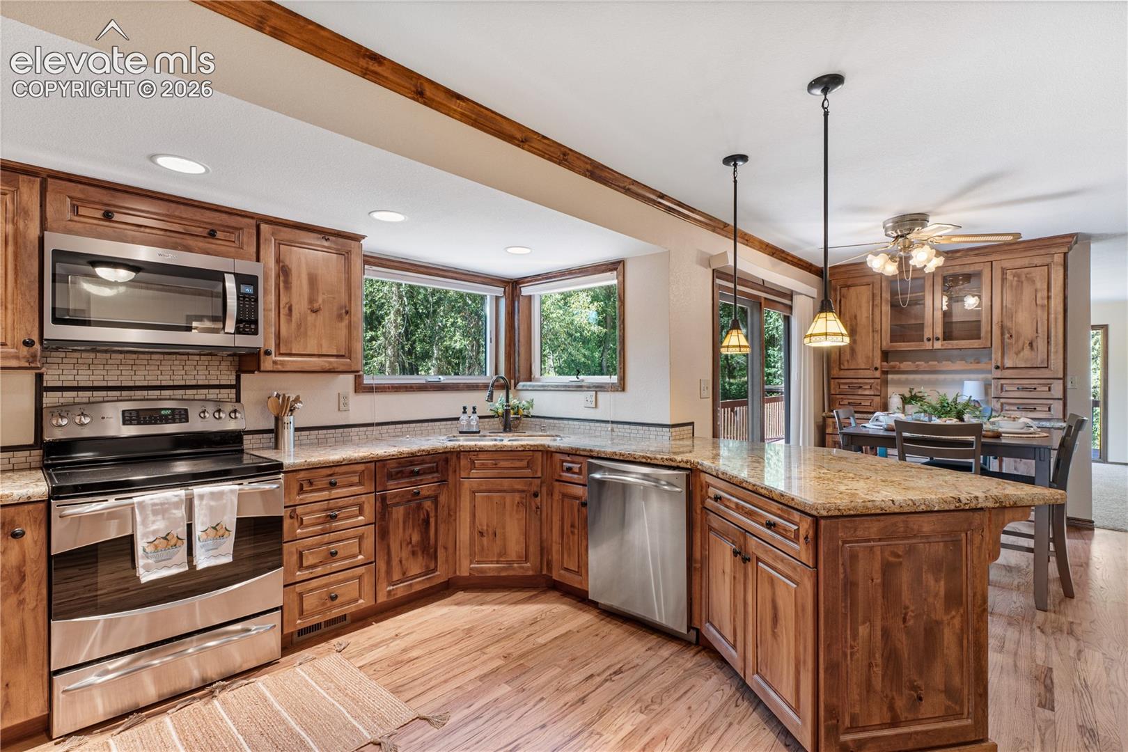 Listing photo 8 for 222 Clio Avenue