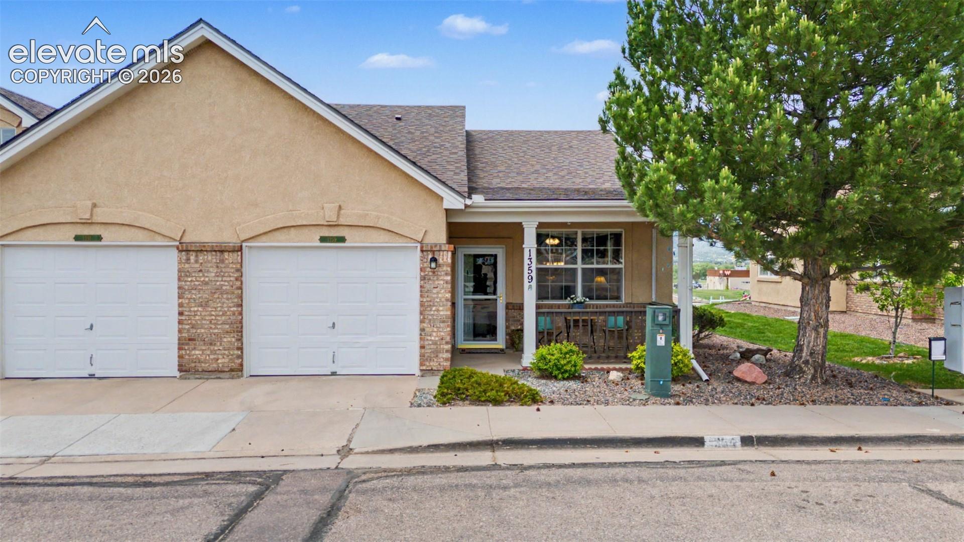 1359 Villa Grove