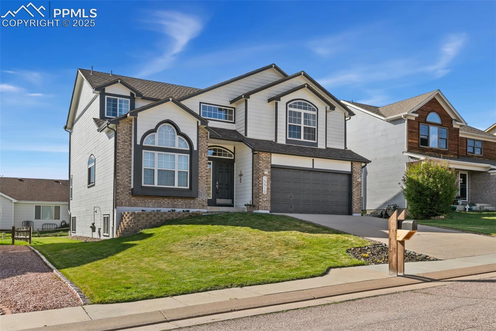Listing photo 2 for 15510 Jessie Drive