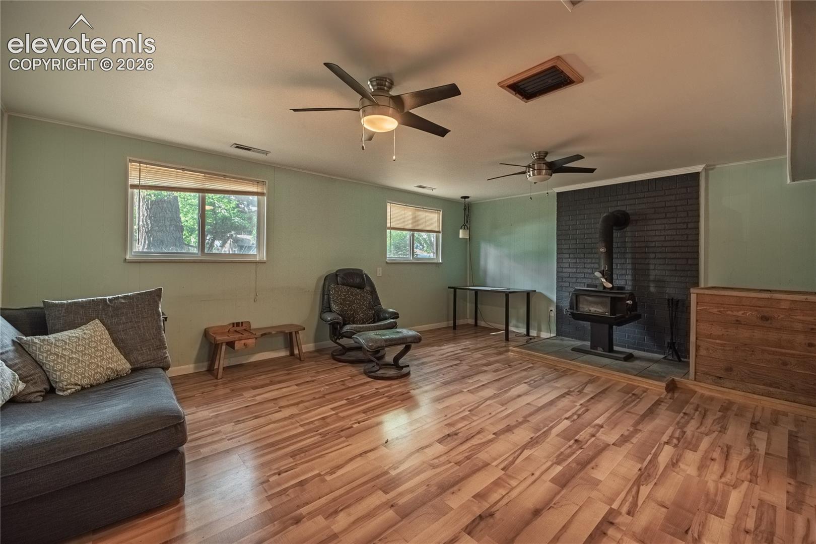 Listing photo 14 for 2512 E La Salle Street