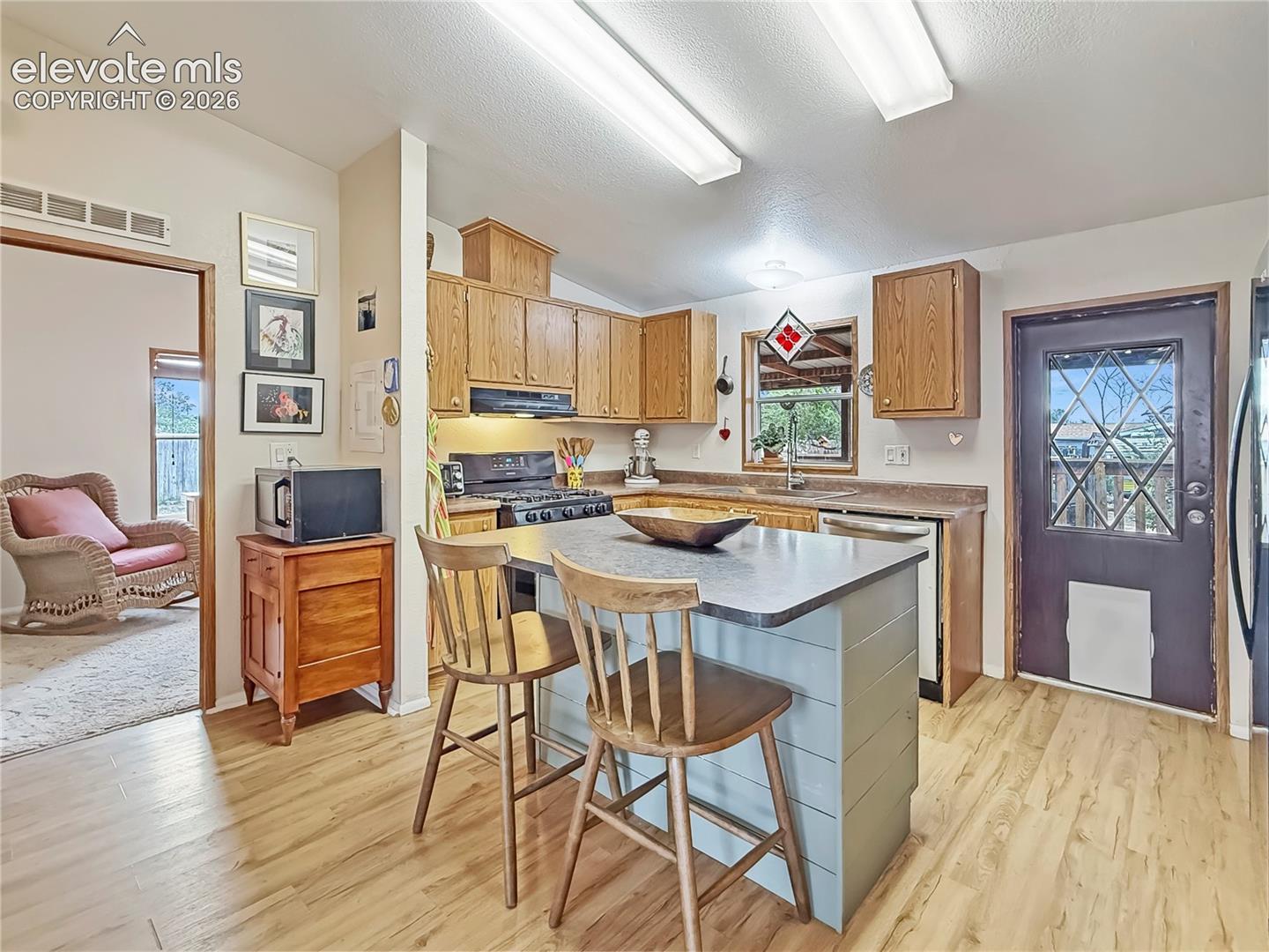 Listing photo 12 for 2620 Lowell Avenue