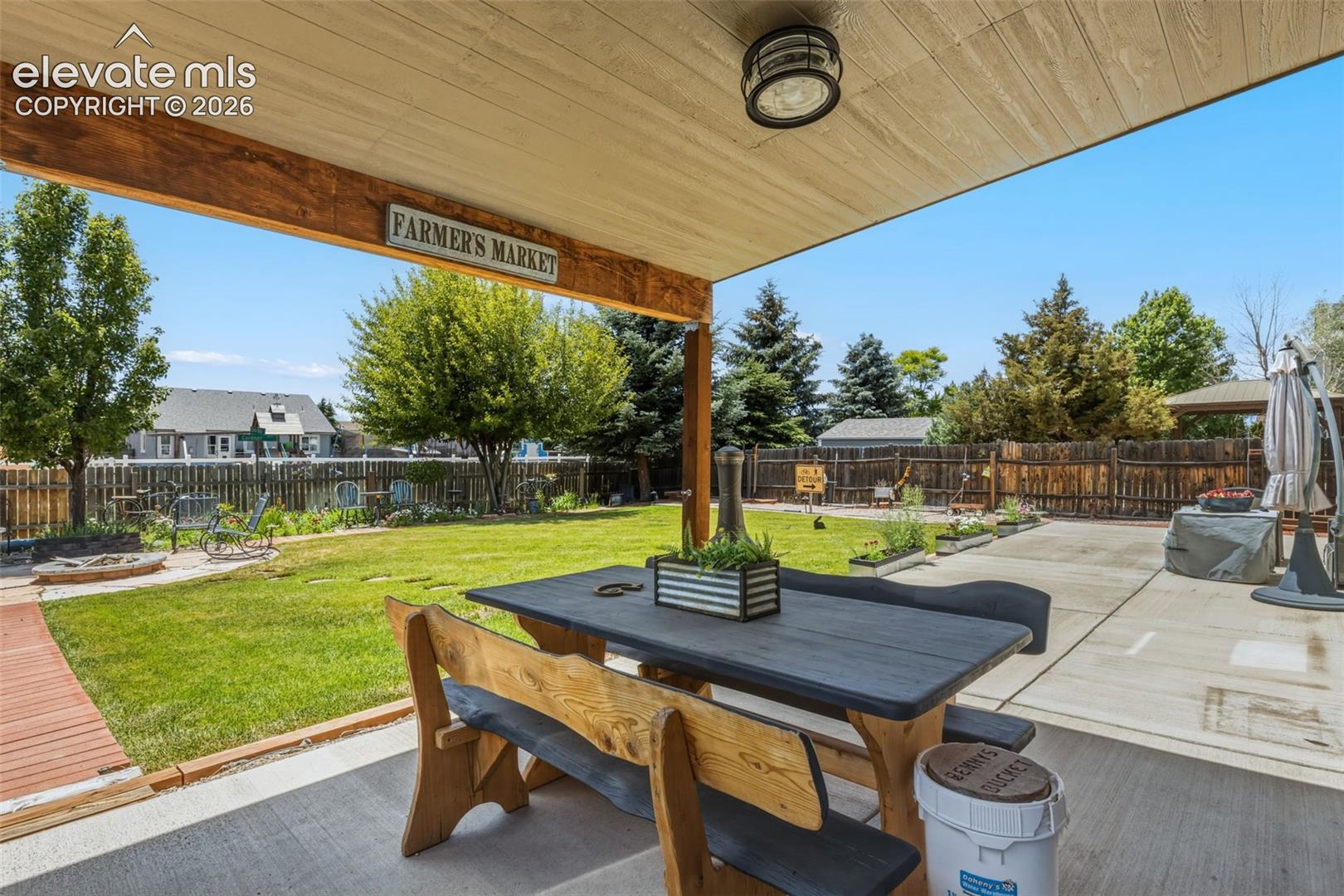Listing photo 37 for 9197 Oakmont Road