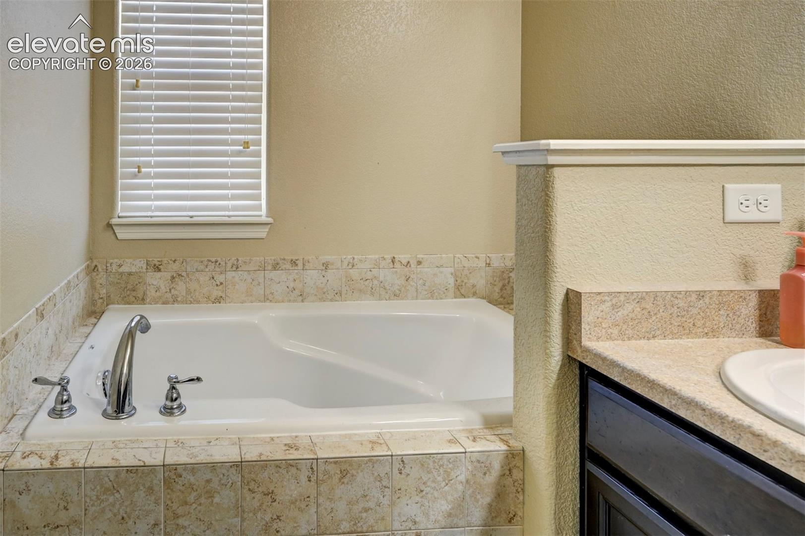 Listing photo 35 for 10018 Silver Stirrup Drive