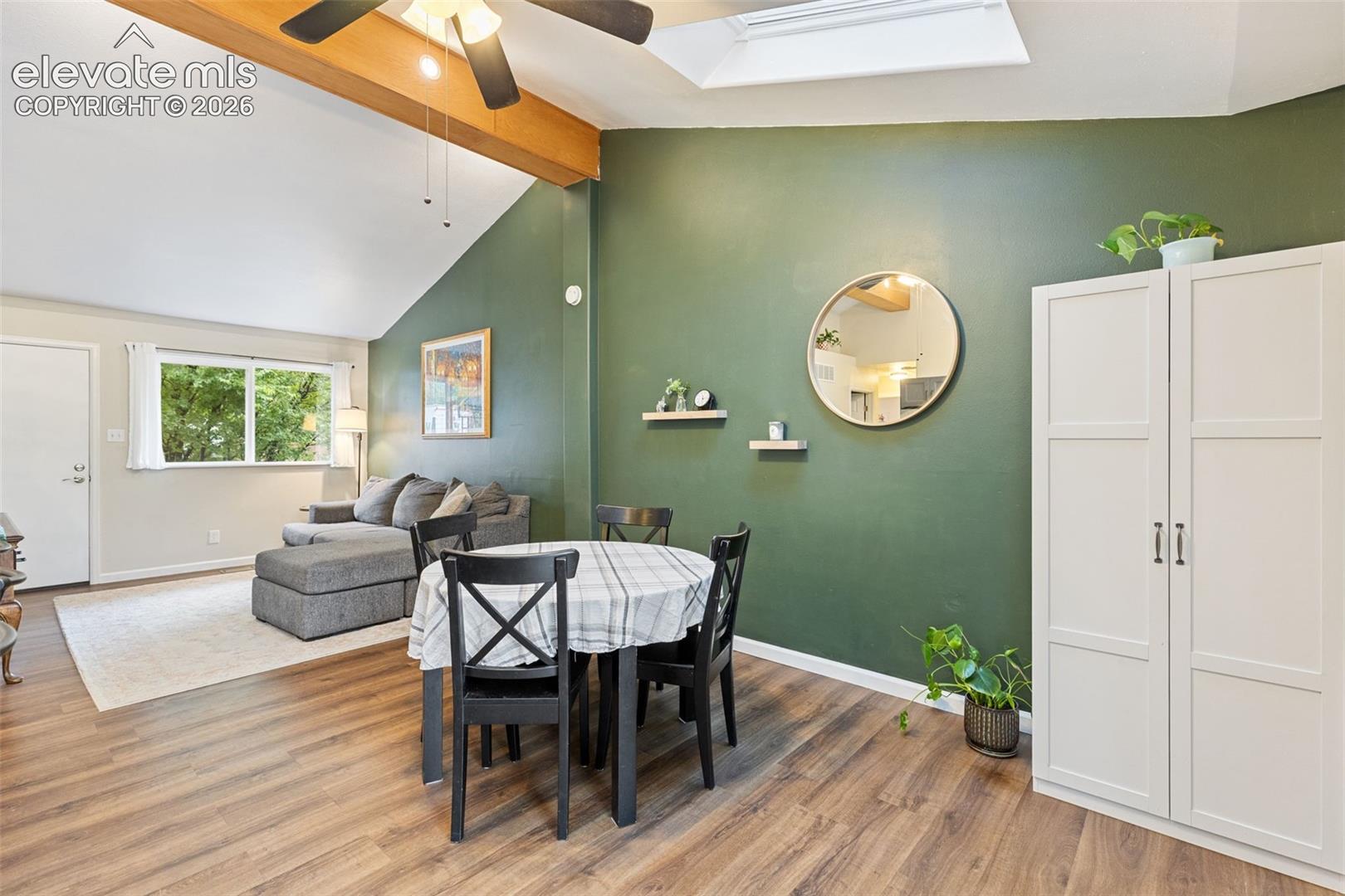 Listing photo 12 for 2110 Frontier Drive