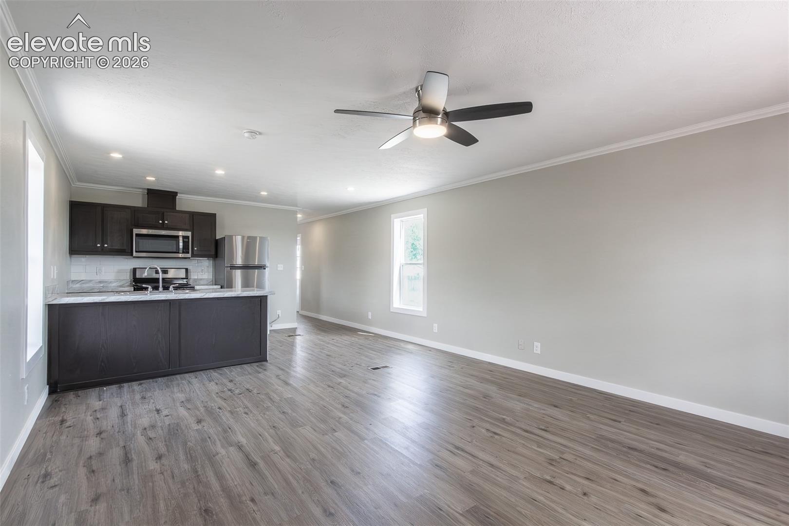 Listing photo 5 for 177 E Cellini Drive