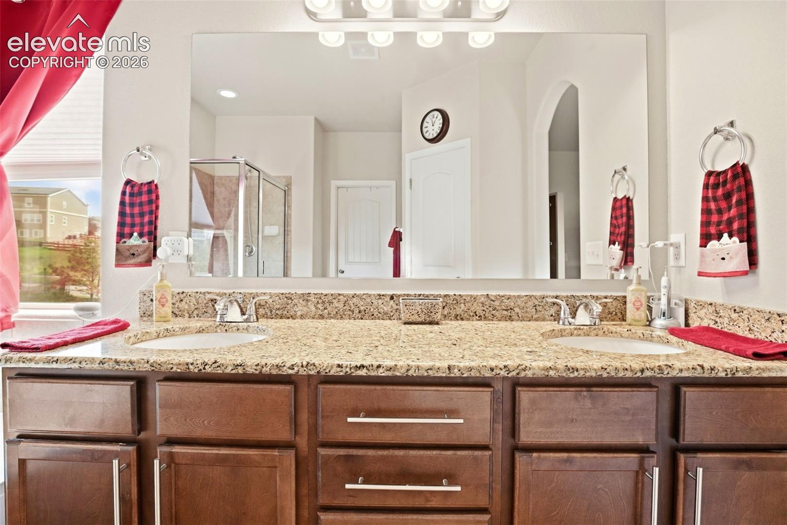 Listing photo 32 for 19524 Lindenmere Drive