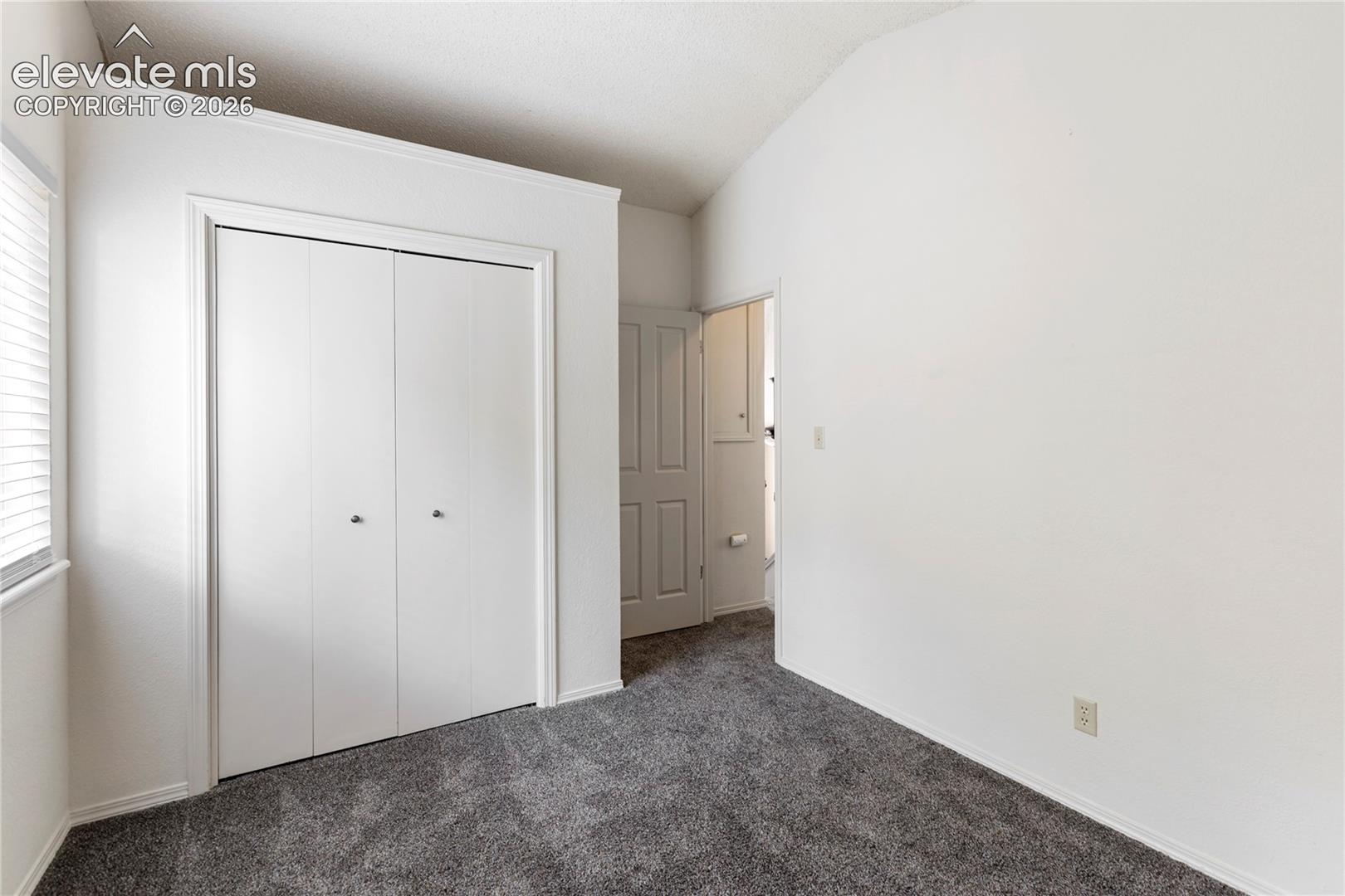 540 Greenway Court, photo 33