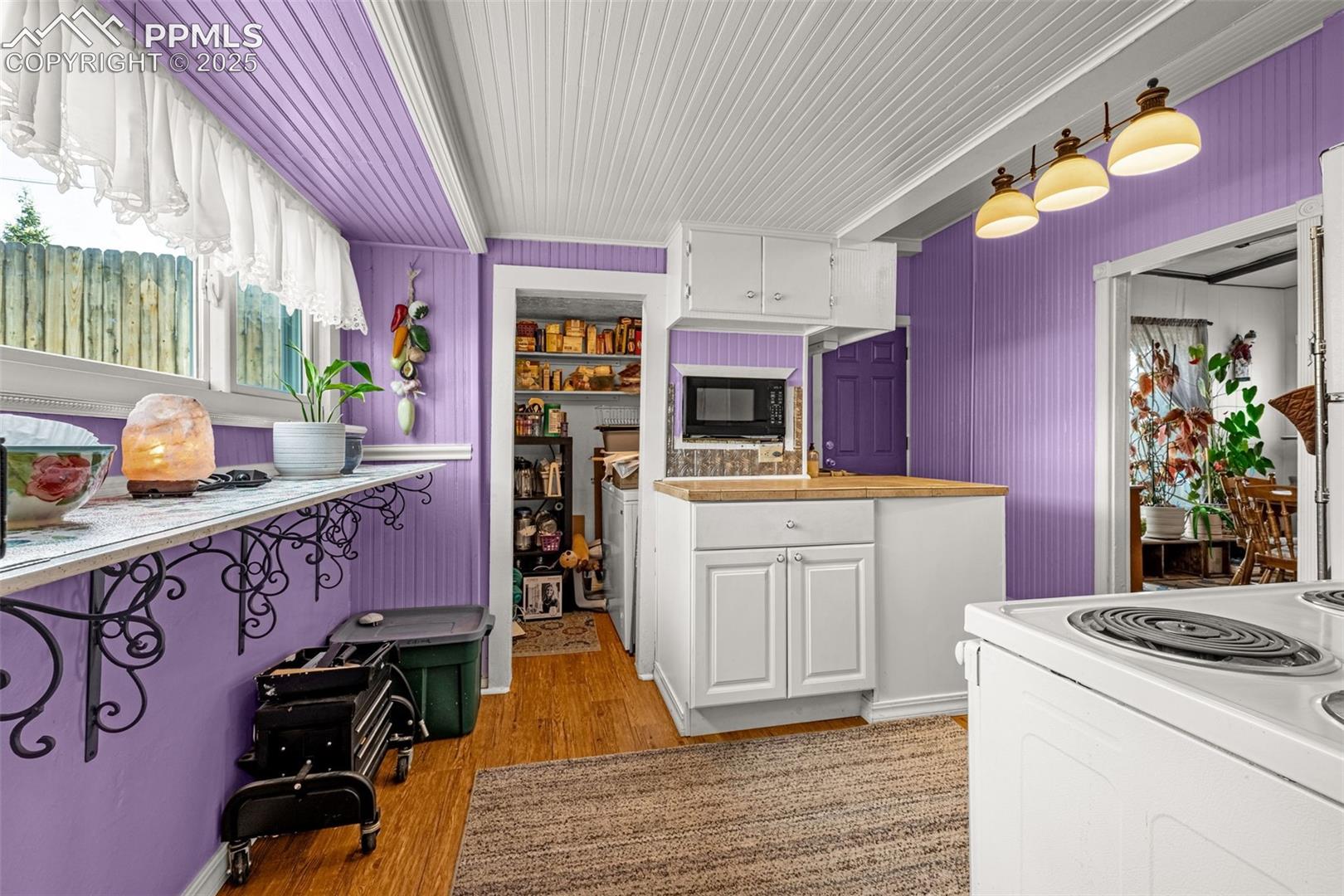 Listing photo 22 for 137 W Eaton Avenue