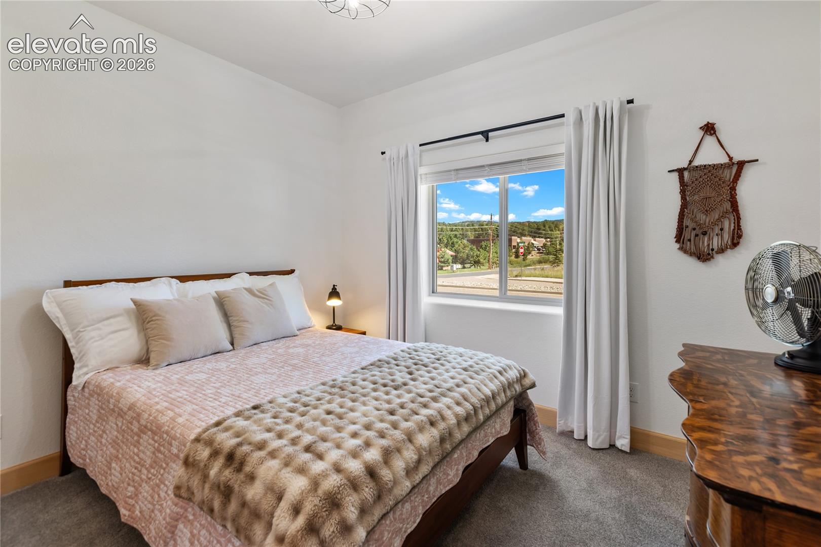 Listing photo 42 for 1382 Ridgestone Drive