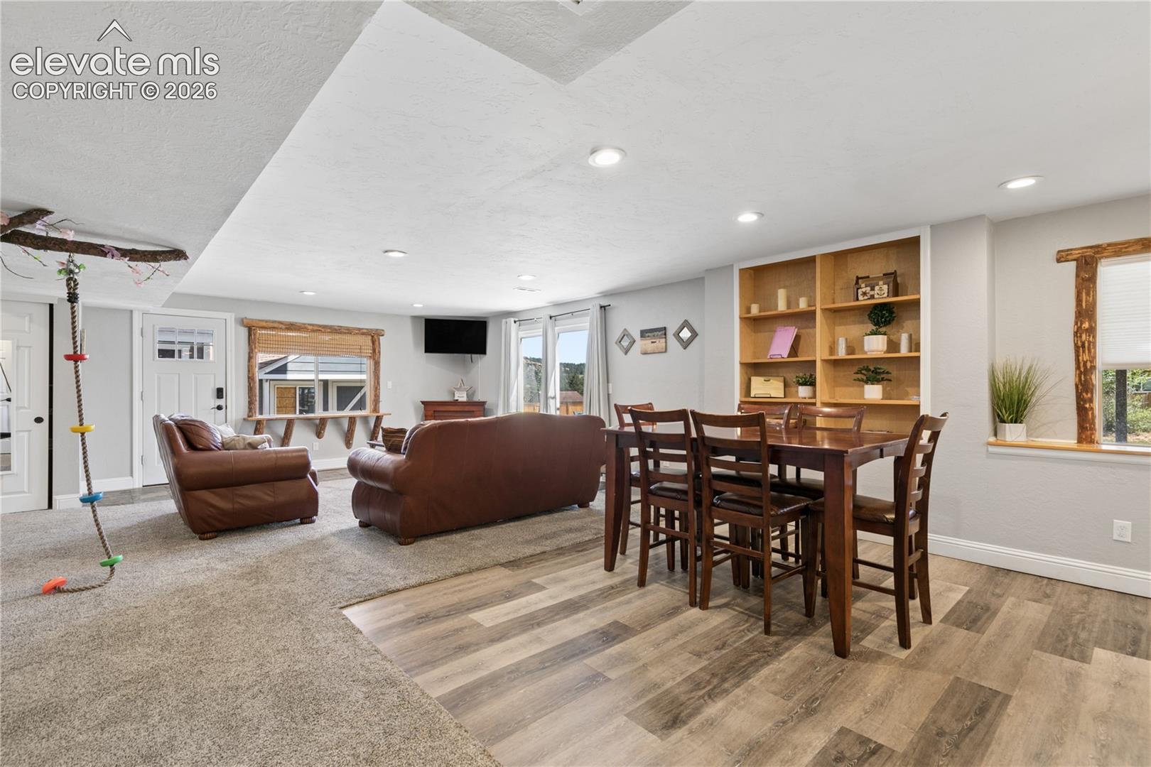 Listing photo 34 for 703 Platt Lane
