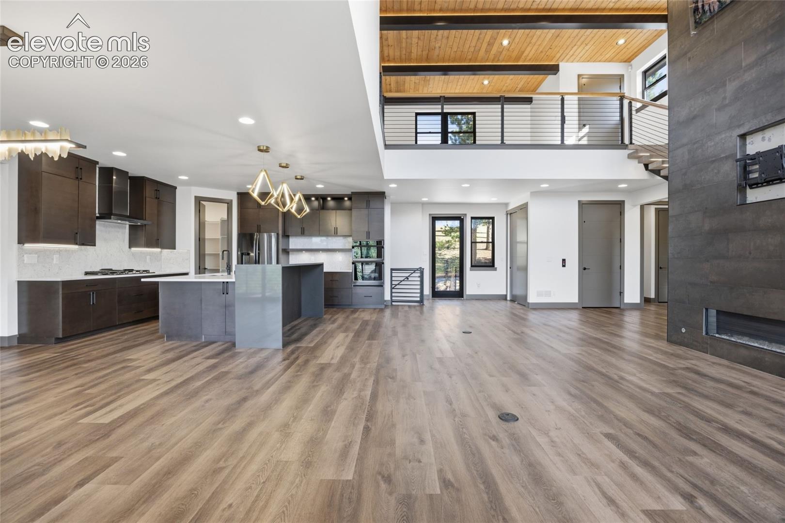 Listing photo 9 for 449 Oxford Lane