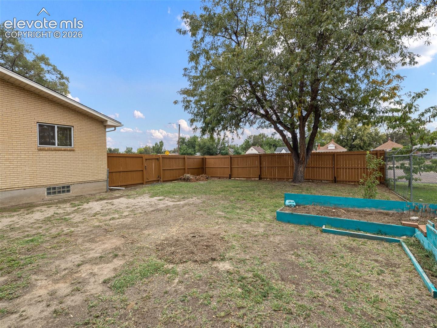 Listing photo 30 for 321 W Adams Avenue