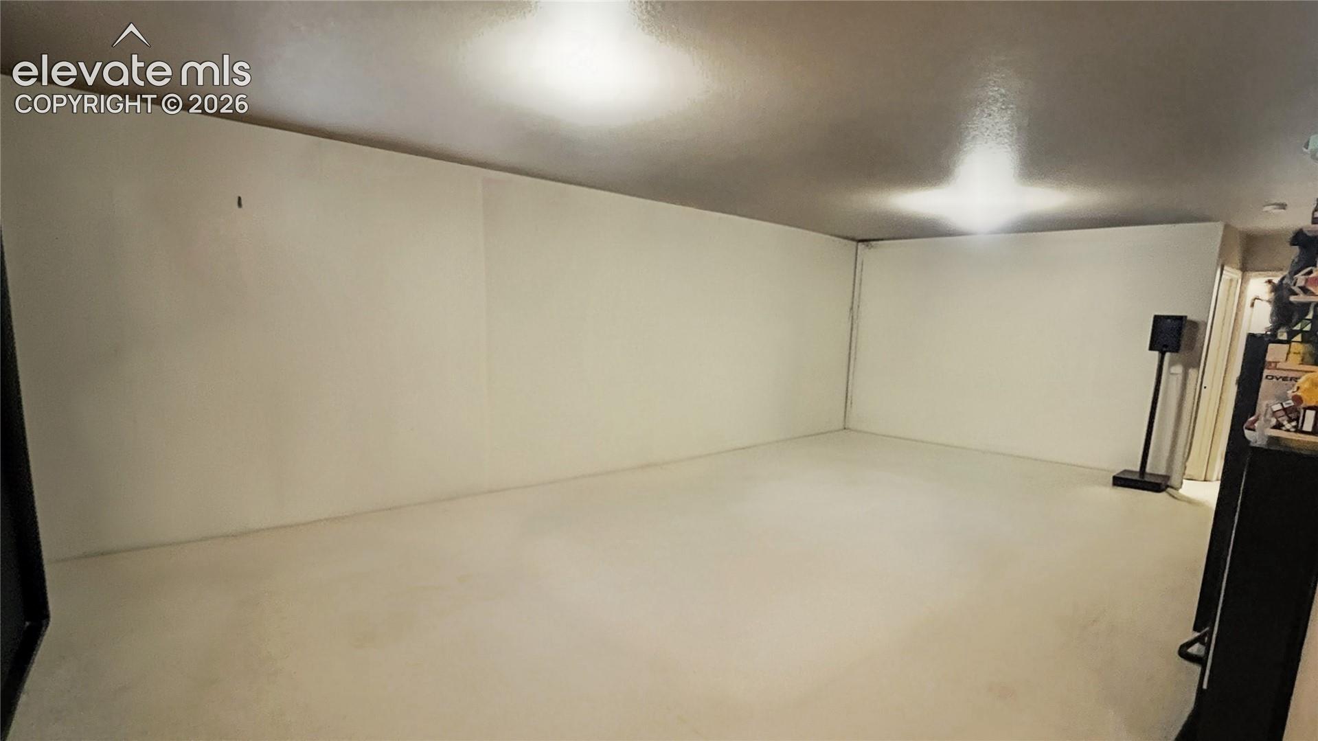Listing photo 23 for 9845 Everglades Drive